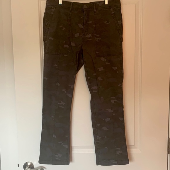 Anthropologie camo pants - Picture 1 of 10